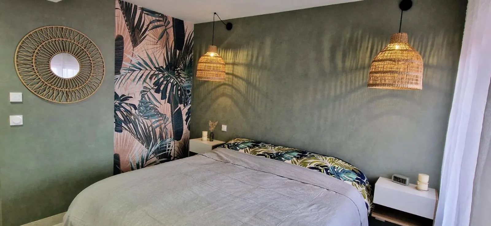 Apartment 400M De La Plage, Avec Piscine Et Jardin Prive L'Escala Spain
