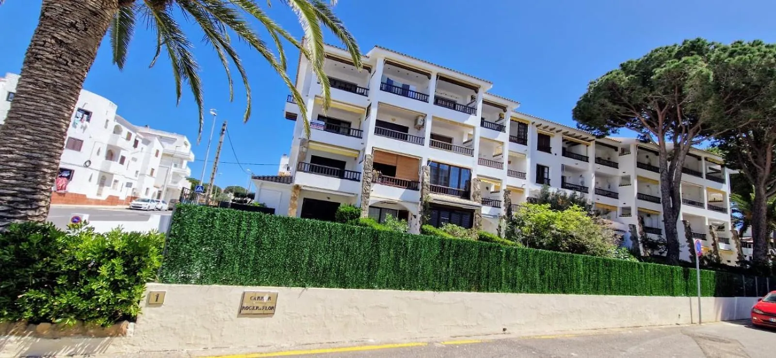 Apartment 400M De La Plage, Avec Piscine Et Jardin Prive L'Escala Spain
